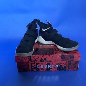 Nike LeBron Soldier size 8